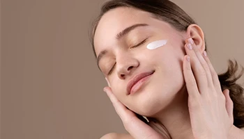 Quins són els tractaments facials bàsics en un spa?
